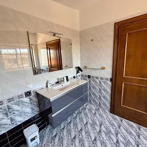 Uitgebreide Kamer met een King Size Bed